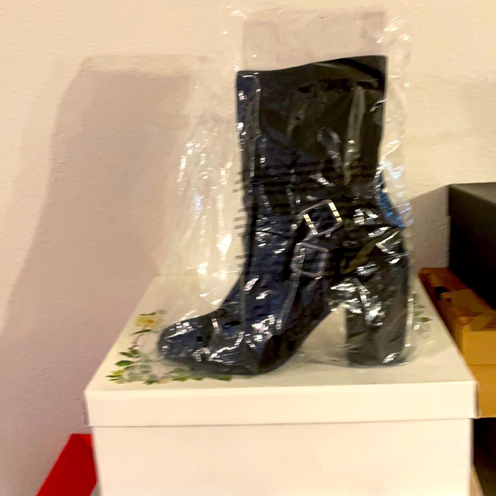 Chelsea & Violet boot